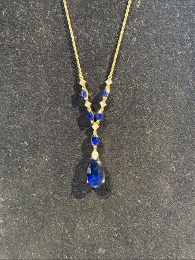 Beautiful Sapphire Necklace and Pendant in 10 K Gold.